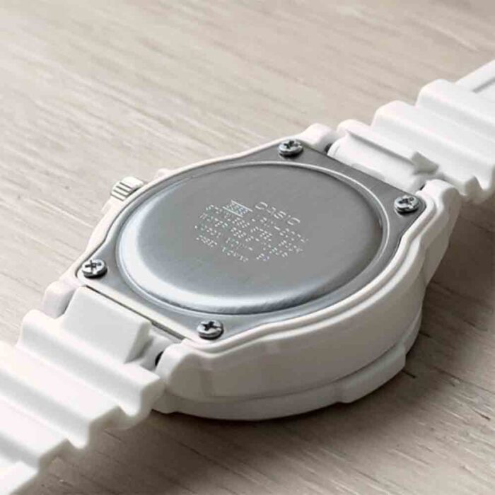 مشخصات ساعت مچی زنانه کاسیو مدل CASIO LRW-200H-4C