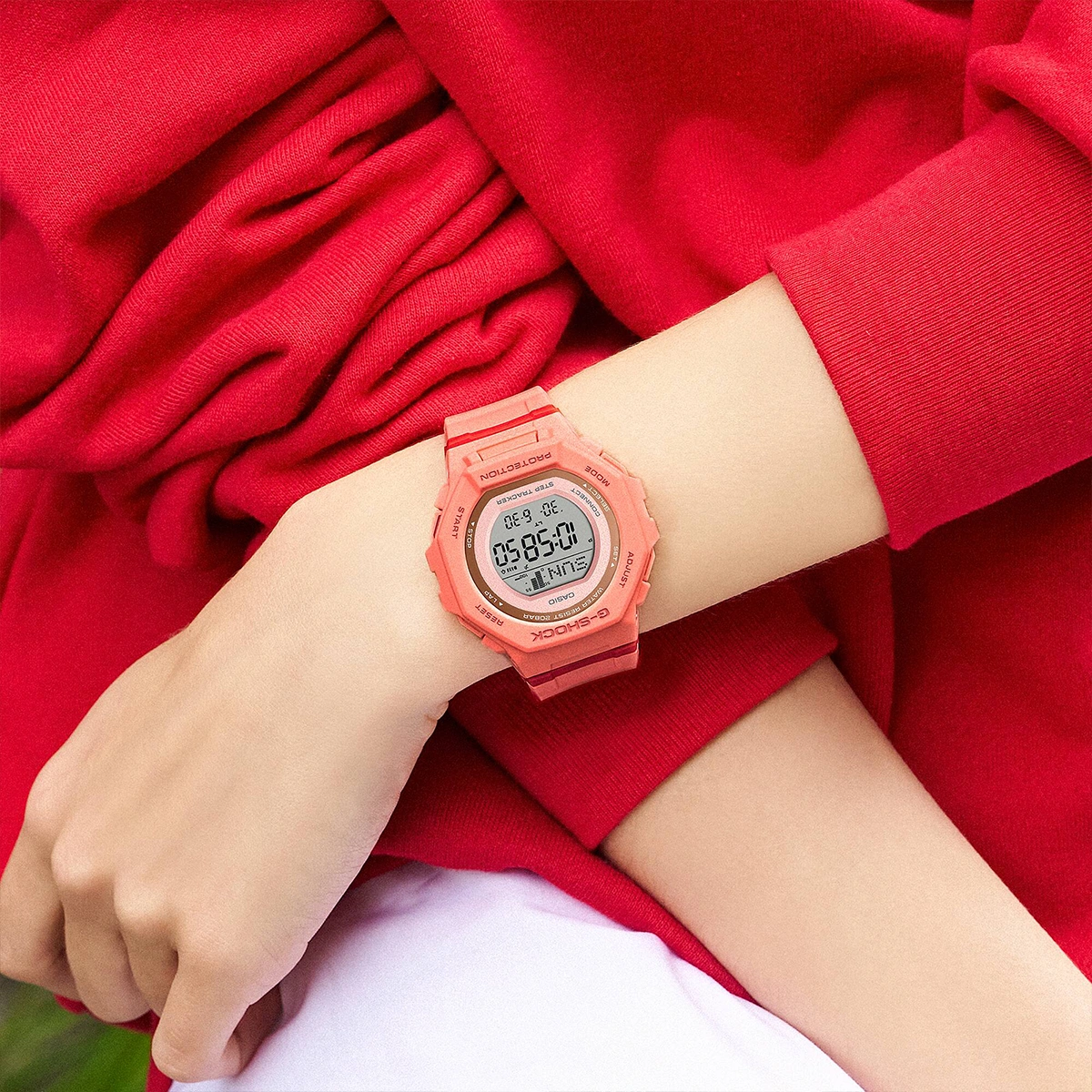 ساعت مچی زنانه کاسیو جی شاک مدل Casio G-SHOCK GMD-B300SC-4 - Image 2