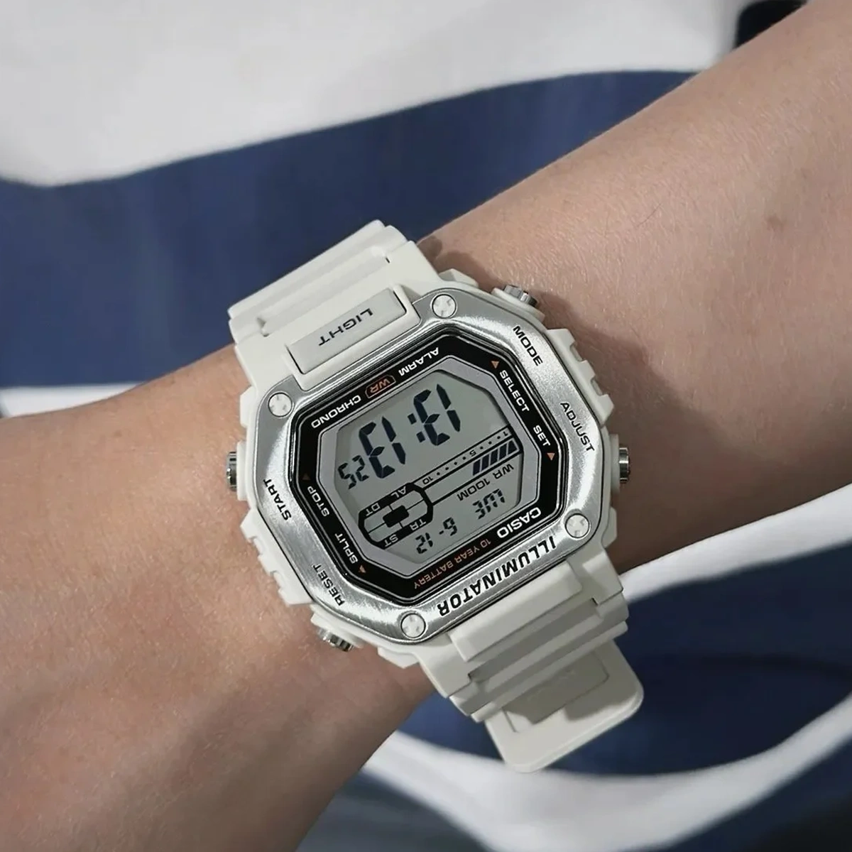 ساعت مچی مردانه کاسیو مدل Casio MWD-110H-8AV - Image 3